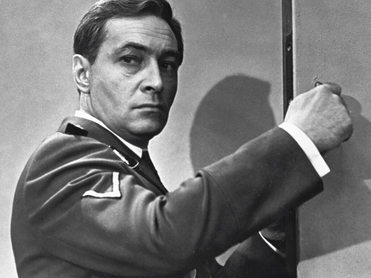    Актер Вячеслав Тихонов в роли Штирлица в фильме "Семнадцать мгновений весны"© РИА Новости / Я. Гольдин