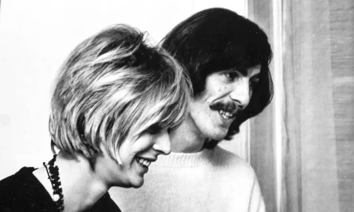 Крис О'Делл с Джорджем Харрисоном, который написал о ней песню. Фото: Liverpool West Productions