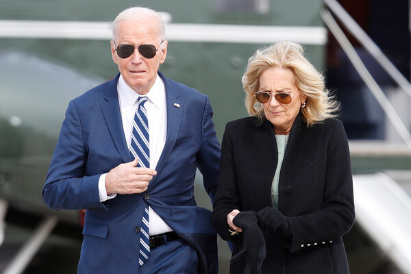 Джо и Джилл Байден / Luis M. Alvarez/AP 