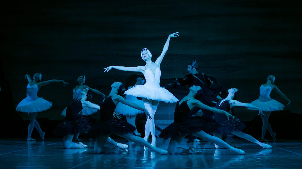 «Лебединое озеро». П. Чайковский. Премьера в Краснодаре состоялась 24 января 1997 года. Хореография Л. Иванова и М. Петипа, новая хореографическая редакция Ю. Григорович.📷Фото: предоставлено ТО «Премьера»