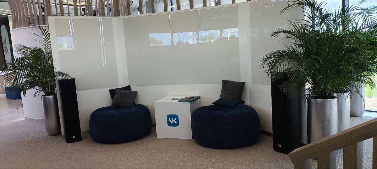 Рабочие места на пуфиках