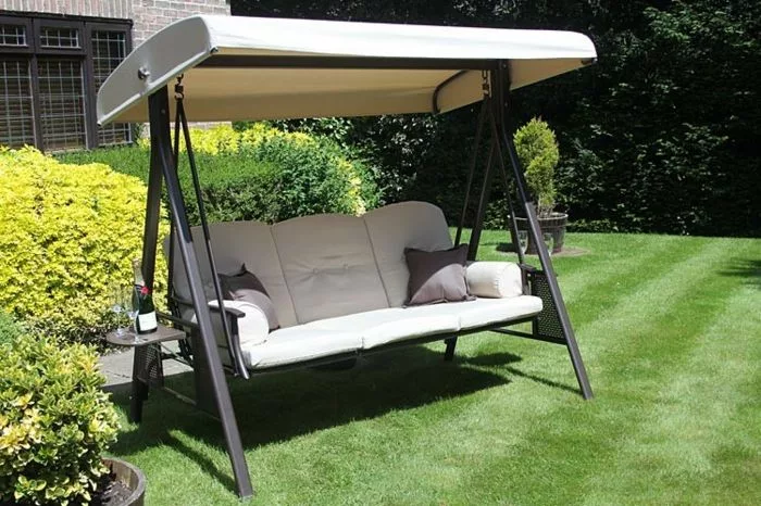 Поставил крест на этих идеях: 5 бесполезных вещей на участке, о которых мечтал, но проблем с ними больше, чем радости