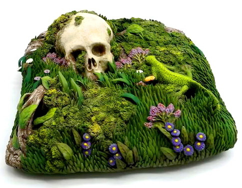 "Череп саламандры", из работ М.Персил, 2022 г., керамика