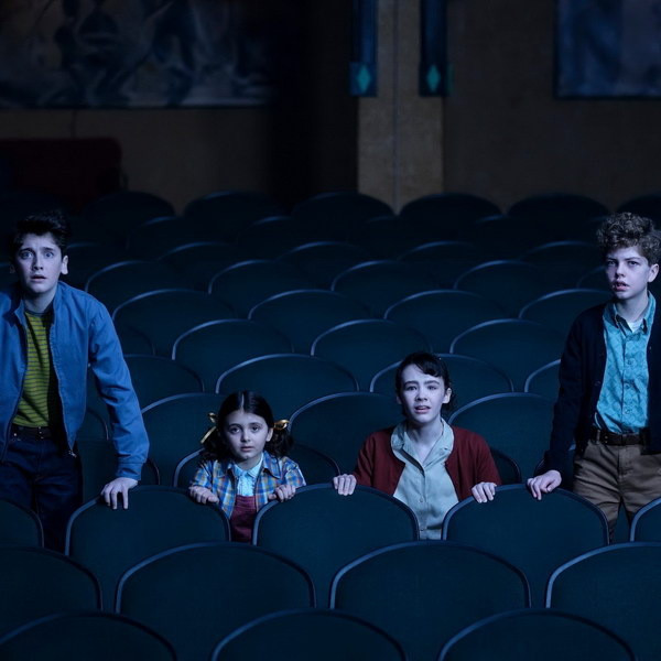     Дети 1960-х расследуют убийства сверстников в трейлере «Оно: Добро пожаловать в Дерри»