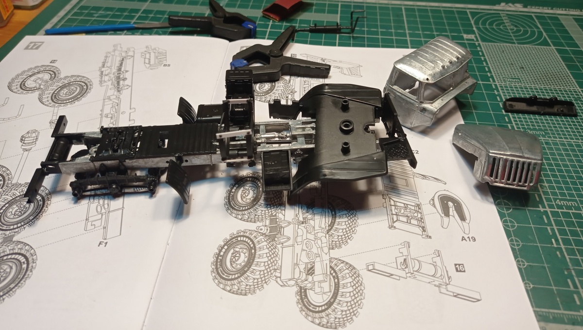 1. Со сборочного участка. Собрана рама