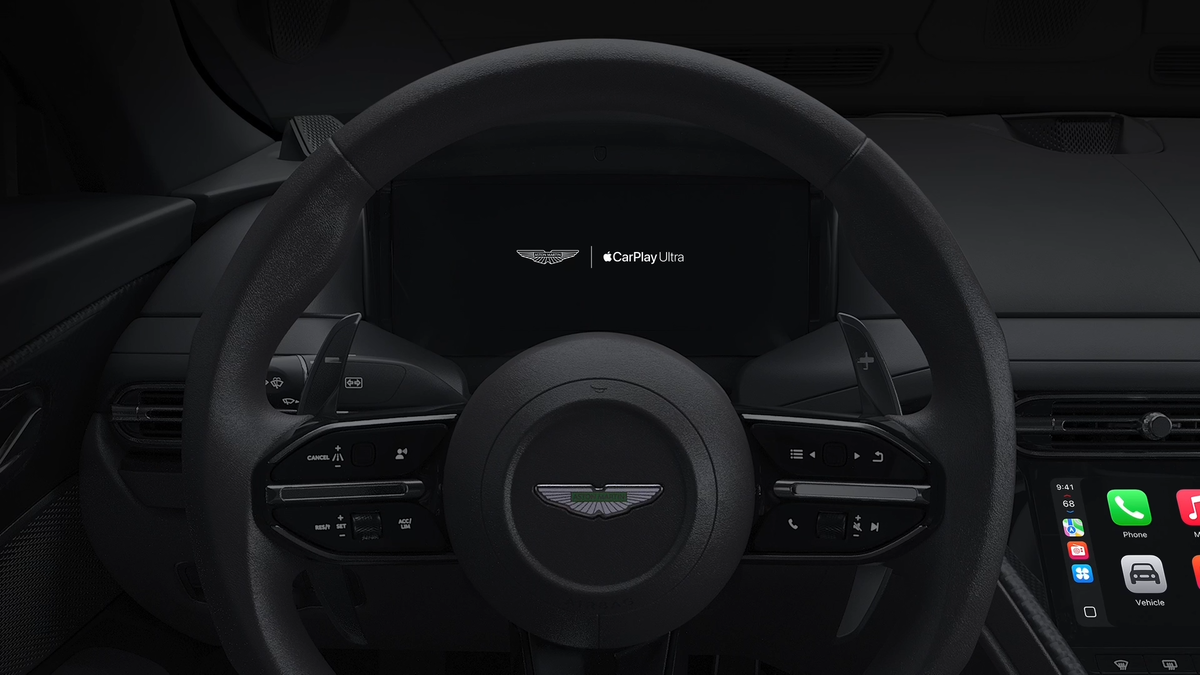 CarPlay Ultra в автомобиле Aston Martin