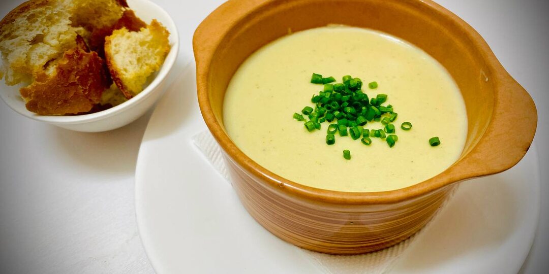 Готовим суп из сыра с голубой плесенью: простой и интересный рецепт (другой сыр тоже подойдет)