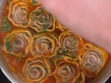 🌹 Розочки из теста с мясной начинкой — рецепт из детства, который хочется готовить снова и снова