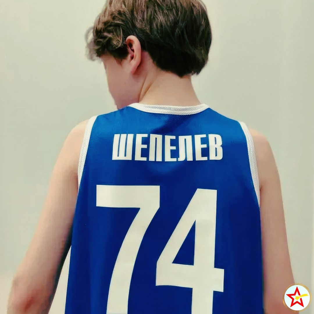 Сын Жанны Фриске показал футболку с годом рождения своей мамы