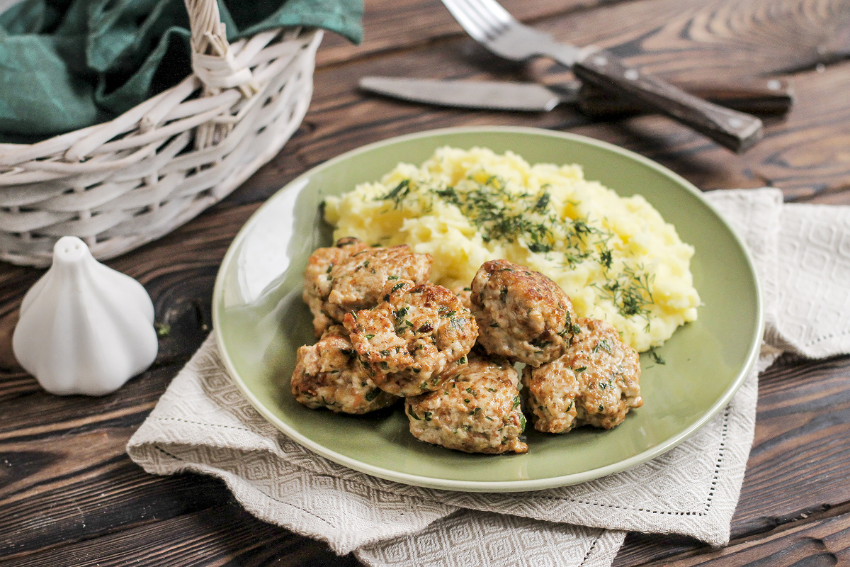 Котлеты «Птичка моя» из курицы с картофельным пюре