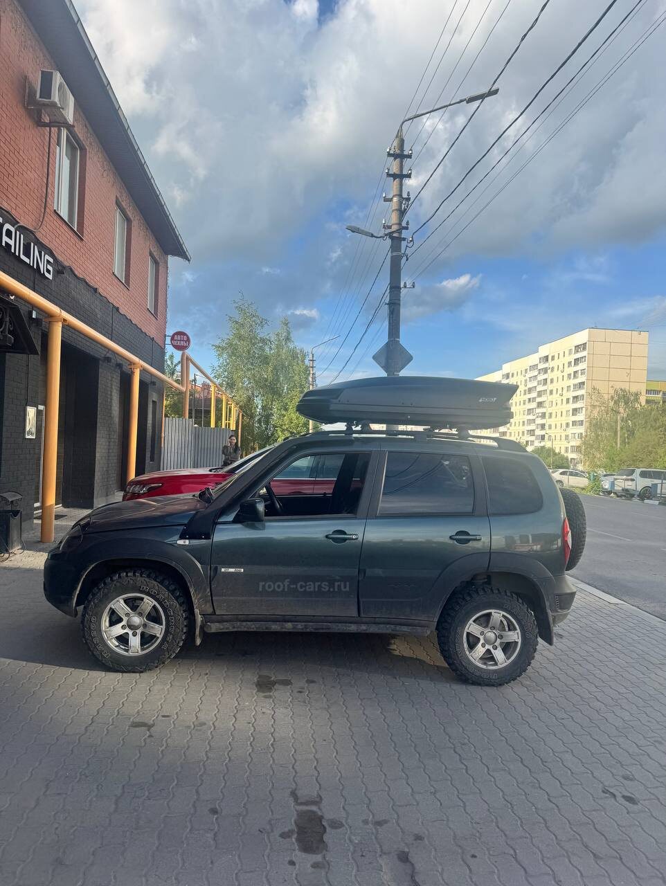 Установка багажника и автобокса 430л на Lada Niva Travel в Туле