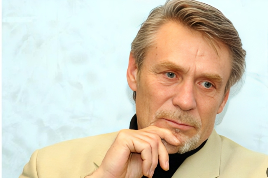 на фото Александр Михайлов