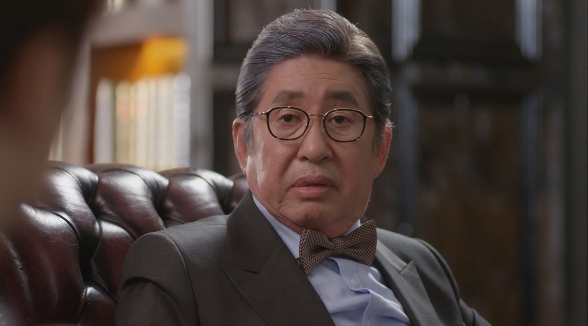 Деспотичный дед Кан Чжон Ду в исполнении Ким Ен Гона