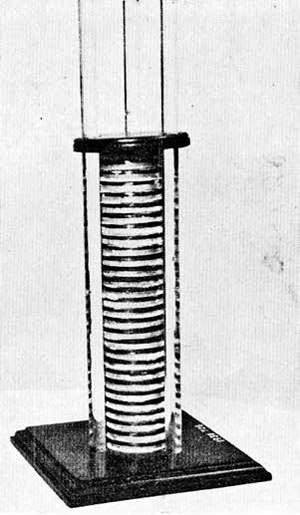 Один из первых вольтовых столбов