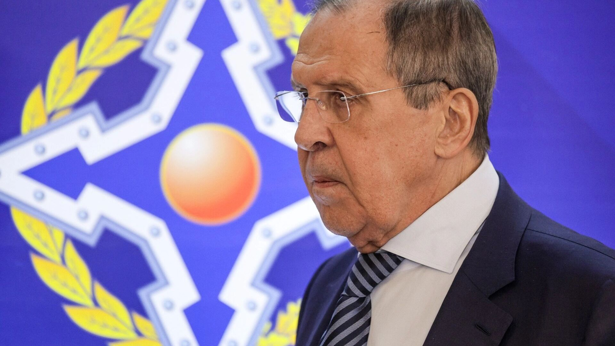 Армения. Ереван. Министр иностранных дел РФ Сергей Лавров перед заседанием Совета коллективной безопасности ОДКБ. Фото: Владимир Смирнов/ТАСС