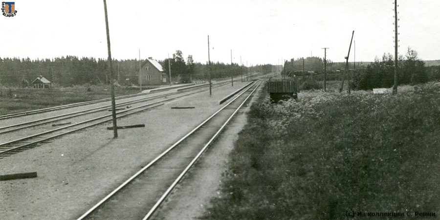 Cт. Лииматта, 1929 г. Вид со стороны Выборга. Обособленная пассажирская платформа крайнего левого пути (направление на Пёлляккяля-Валкъярви) пристроена позднее двух других, сооружённых к открытию раздельного пункта в январе 1925 г. Фото из коллекции С. Ренни