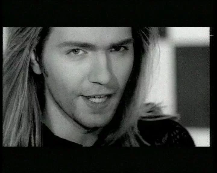 Уверена, что Дмитрий со мной согласен на 200% в части адресата резюме. Предлагаю распечатать фразу - "нет, ты не для меня" и повесить перед собой в период форматирования резюме. Источник фото: hdclips.ru