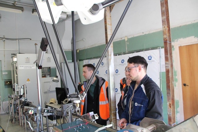 Этот агрегат контролирует внешний вид топливных таблеток