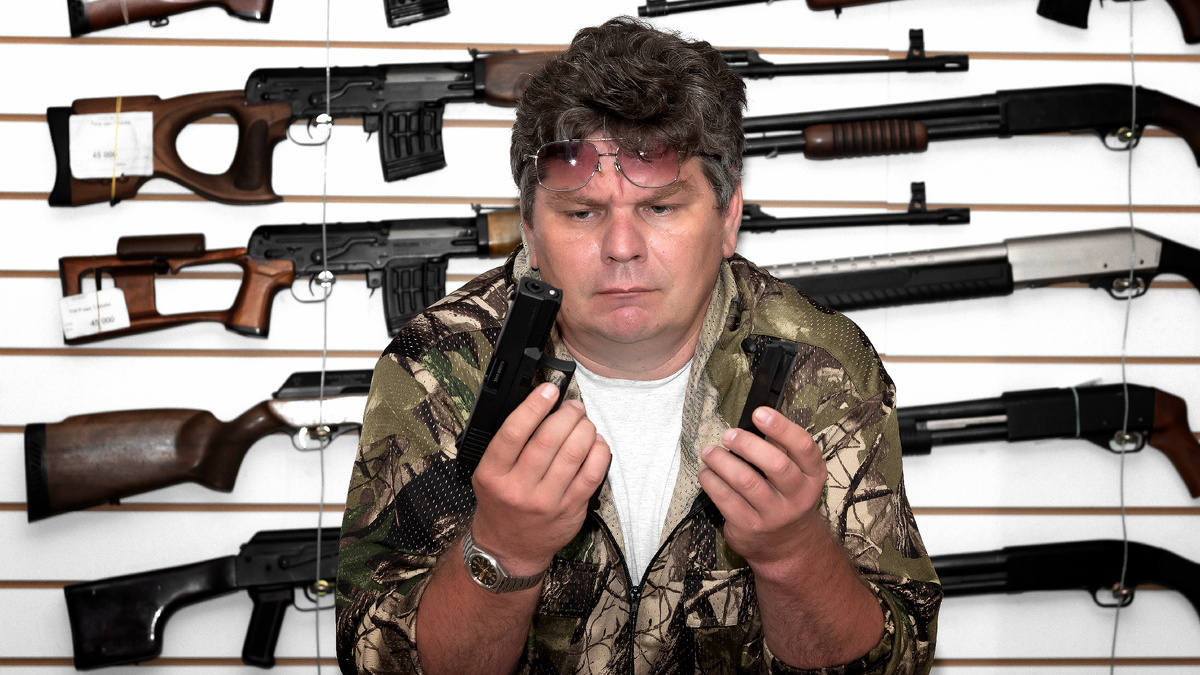 Для травмата достаточно сейфа размером с обувную коробку.