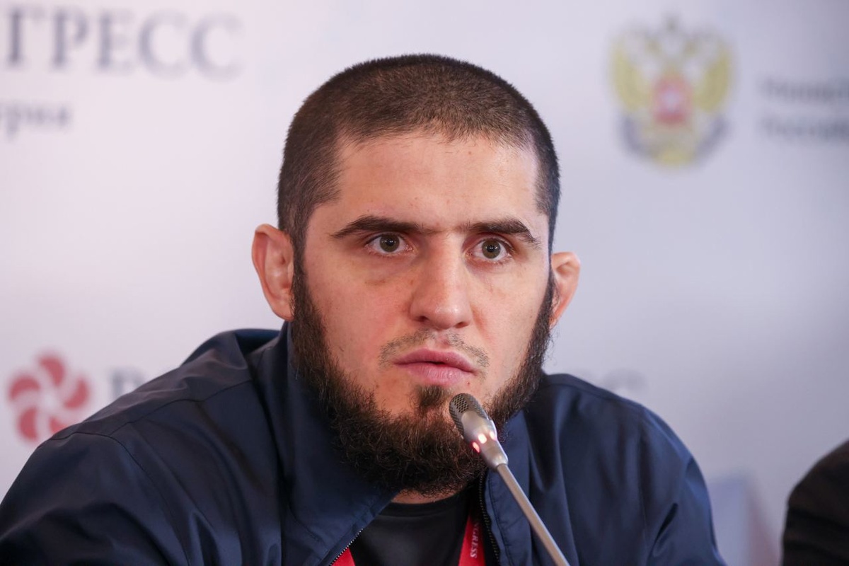 Ислам Махачев