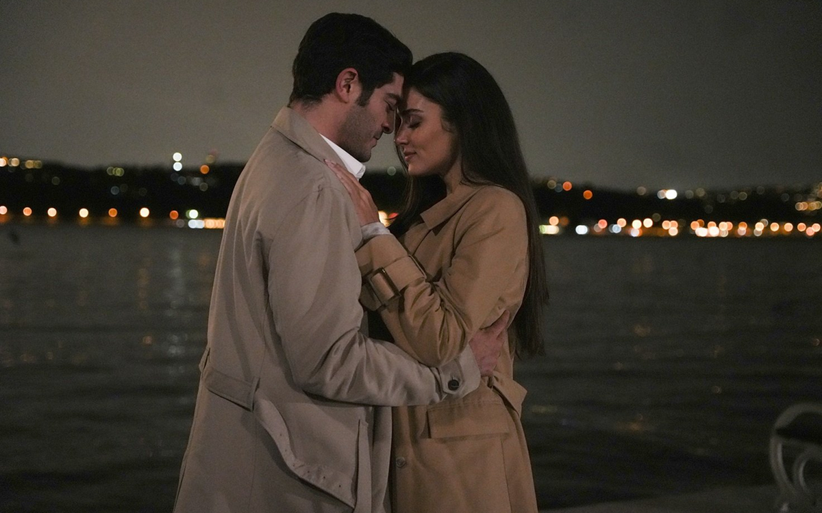 Кадр из сериала "Совершенно другой"