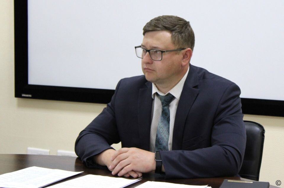    Совещание на тему обработки города от клещей и комаров. Источник: barnaul.org