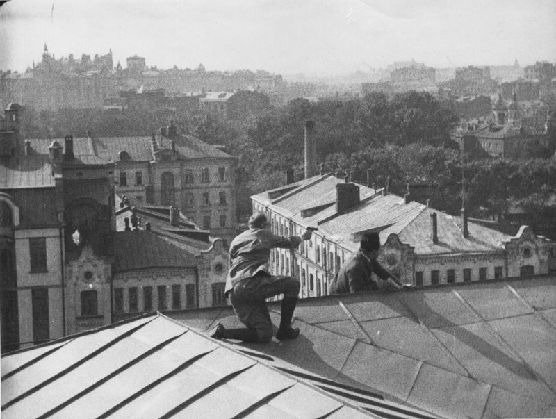 Борис Кочубей и поручик Фогель убегают от Советской власти (безнадежное занятие)
