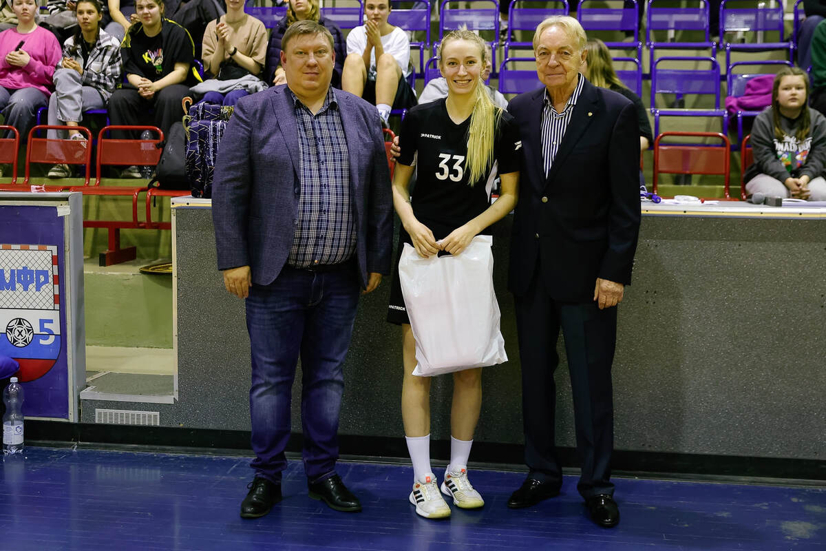    Елена Рабазулькина с индивидуальной наградой