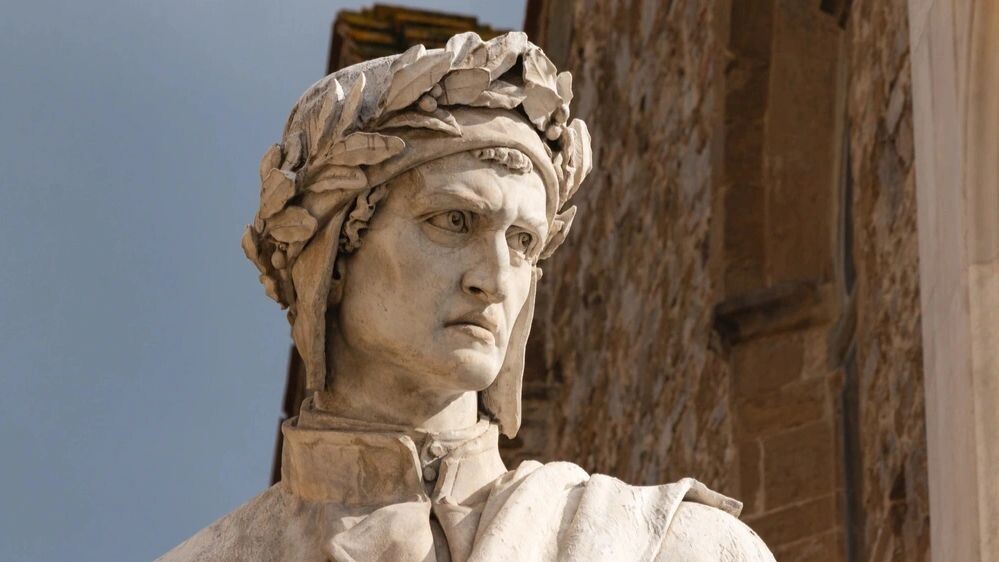    Памятник Данте Алигьери работы Энрико Пацци. Флоренция, Италия. Фото: xsmirnovx/Shutterstock/Fotodom