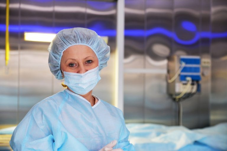    Оренбургский офтальмолог провёл вторую операцию мирового уровня Полина Кузаева