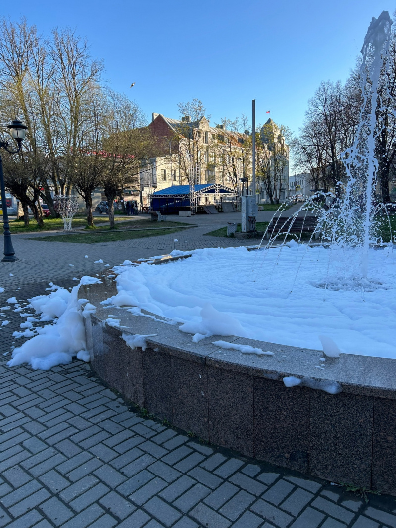    Пена через край лилась из фонтана в Сортавалепаблике «Подслушано в Сортавала»