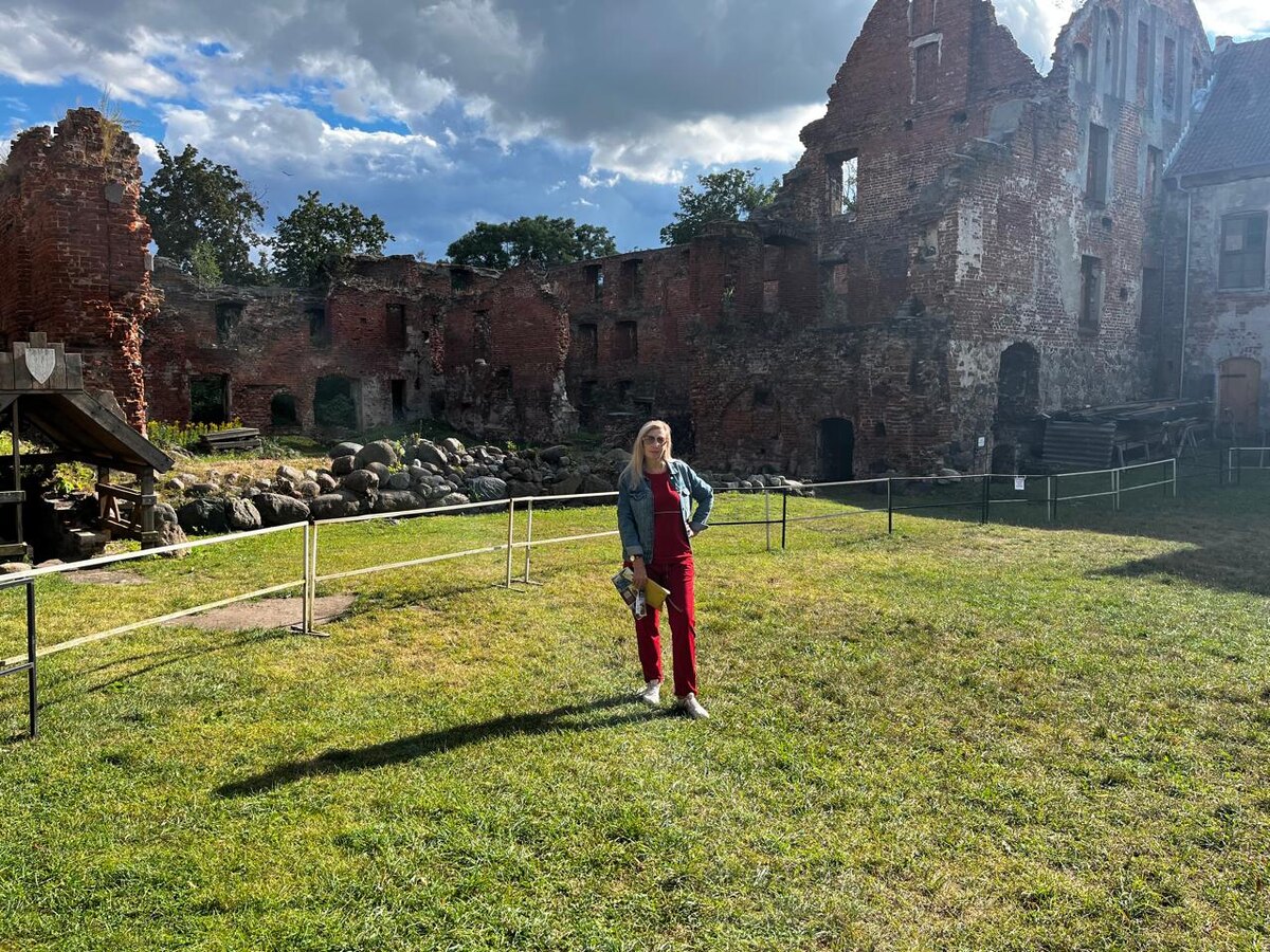 Я на фоне замка Бальга