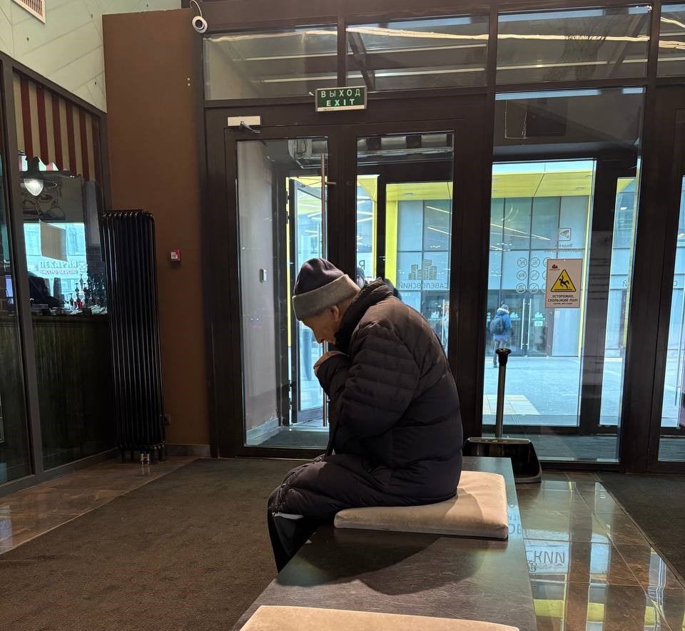 99-летний собственник квартиры сам приехал на переговоры. Фото Кристины Сенчаговой