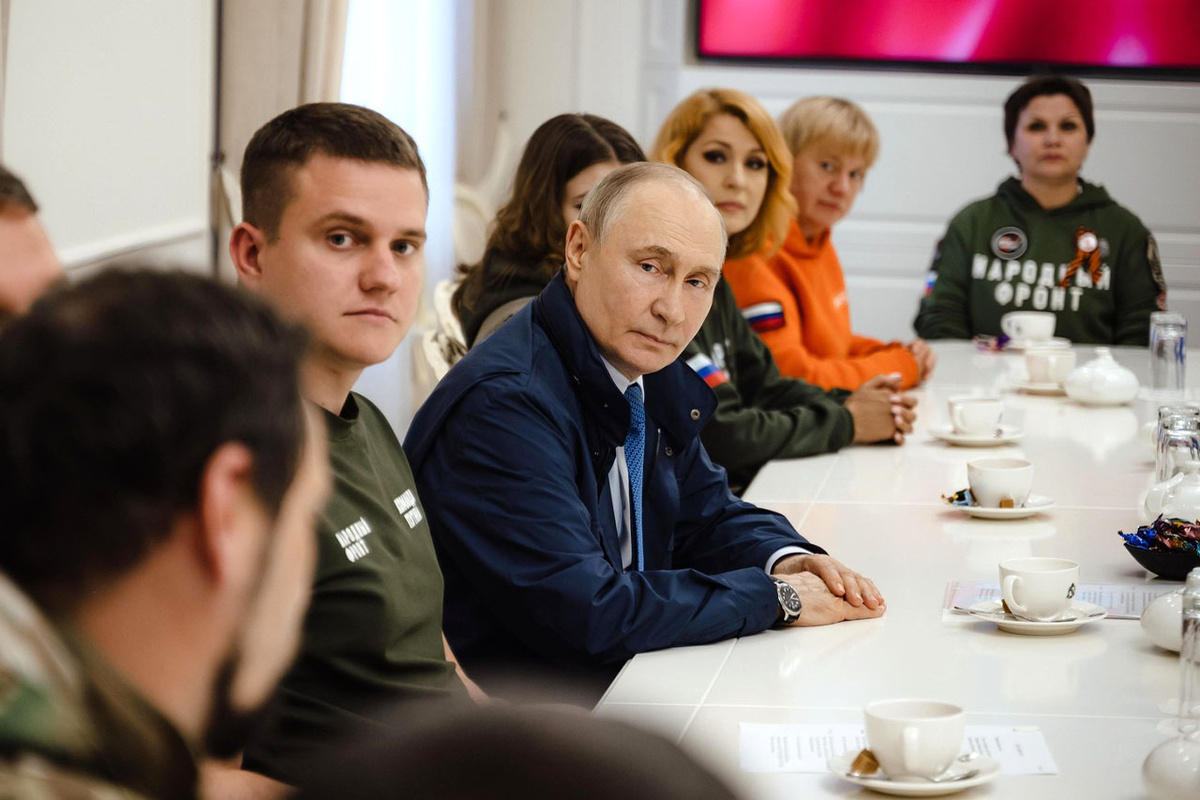 Путин готов помочь курским волонтерам в их работе.  Фото: Фото: пресс-служба Администрации президента РФ / kremlin.ru