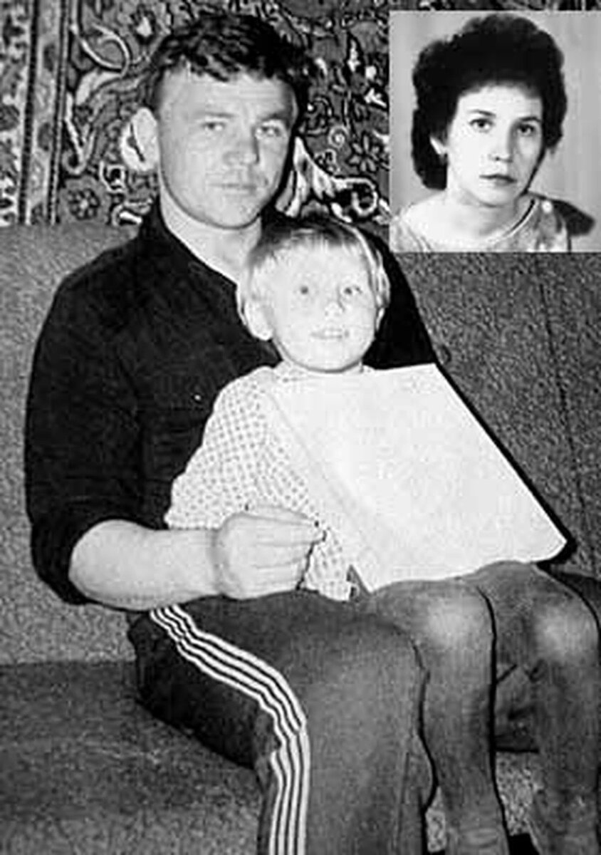 Владимир и Дмитрий Русских. Справо Елена Целишева. https://s14.stc.yc.kpcdn.net/share/i/12/41617/wr-960.webp