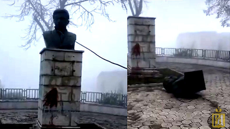 В Шуши азербайджанские вандалы снесли памятник наркому Тевосяну, который в годы ВОВ обеспечивал эвакуацию предприятий черной металлургии и наращивание производства вооружений, внеся огромный вклад в работу тыла в годы Великой Отечественной Войны.