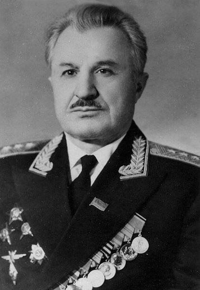 Азербайджанцы в селе Азох Гадрутского района разрушили памятник одному из отцов-основателей советской системы ПВО участнику Великой Отечественной войны, генерал-полковнику Сергею Сардарову