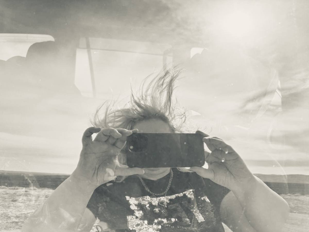 Моё ощущение, что с ИИ я вижу мир в черно-белом цвете. 