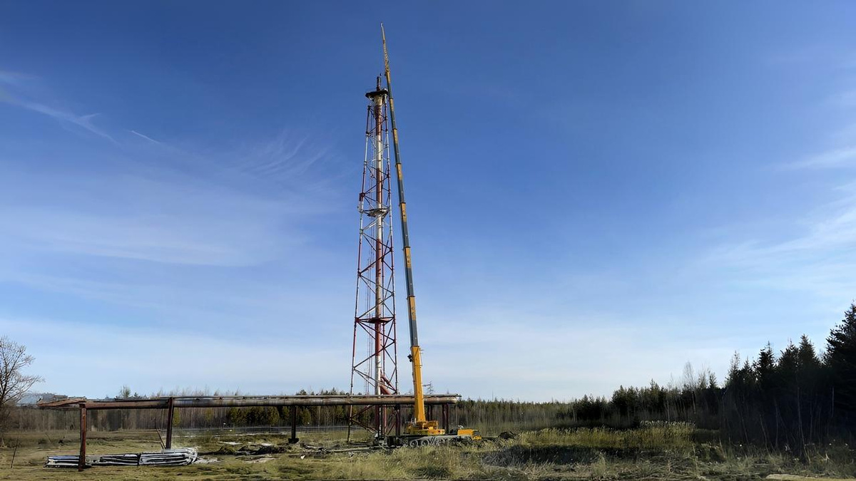    На газоперерабатывающем заводе Югры установлен современный бездымный факел для повышения экологичности производства
