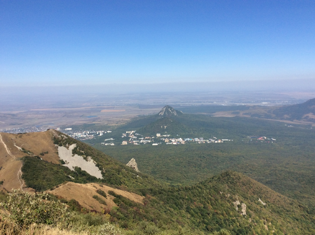 Вот так выглядит Железноводск с вершины Бештау.