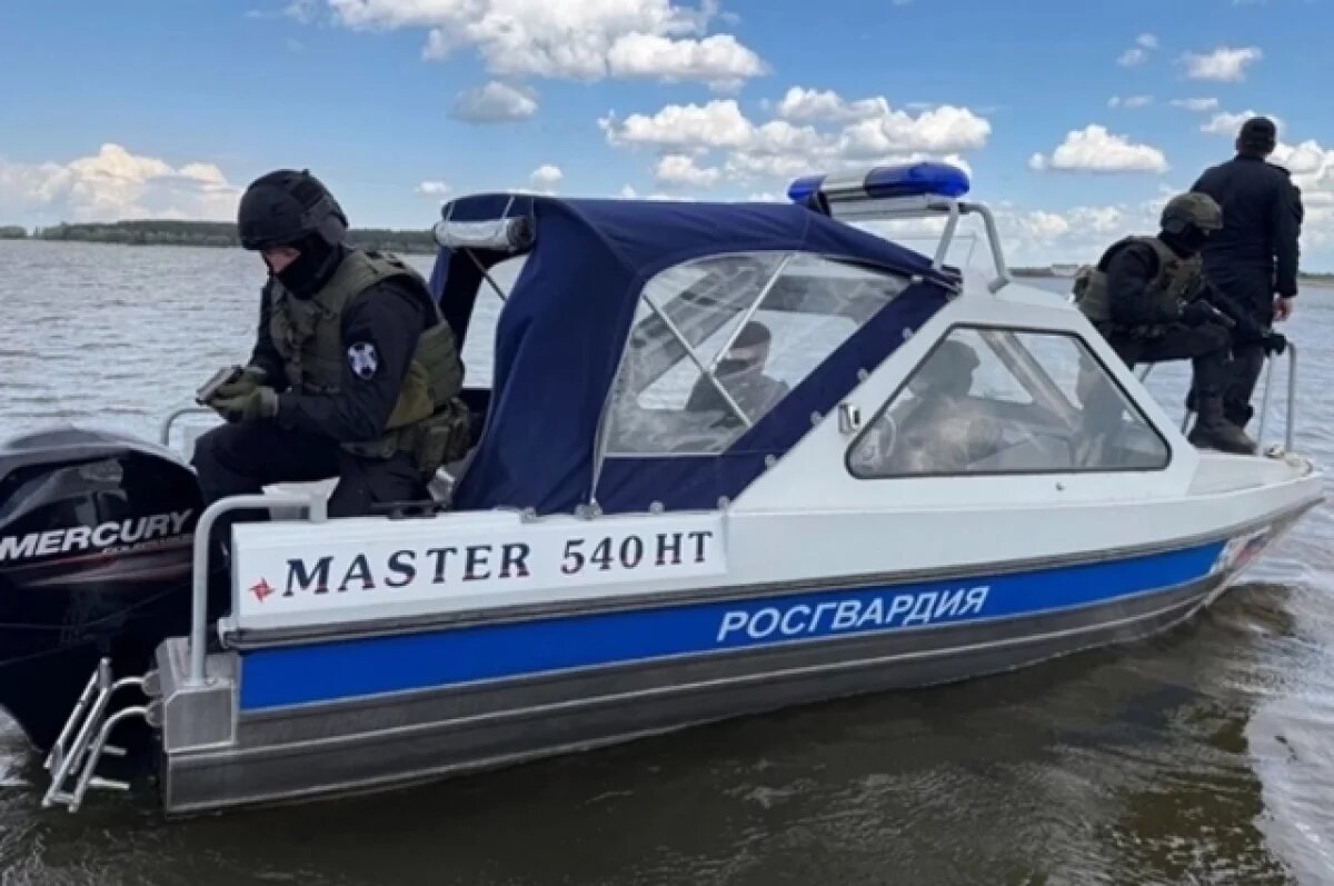    Ульяновские росгвардейцы провели учения на десантно-штурмовом катере