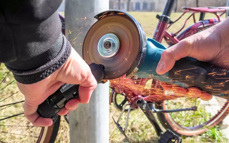    Болгарка – панацея для вора.