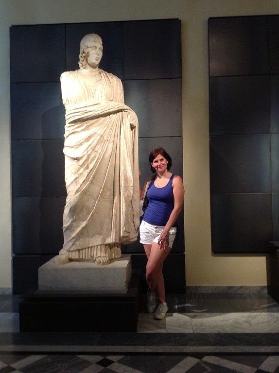 Деметра. А что вы знаете про архетип Деметры? Ее скульптура представлена на фотографии