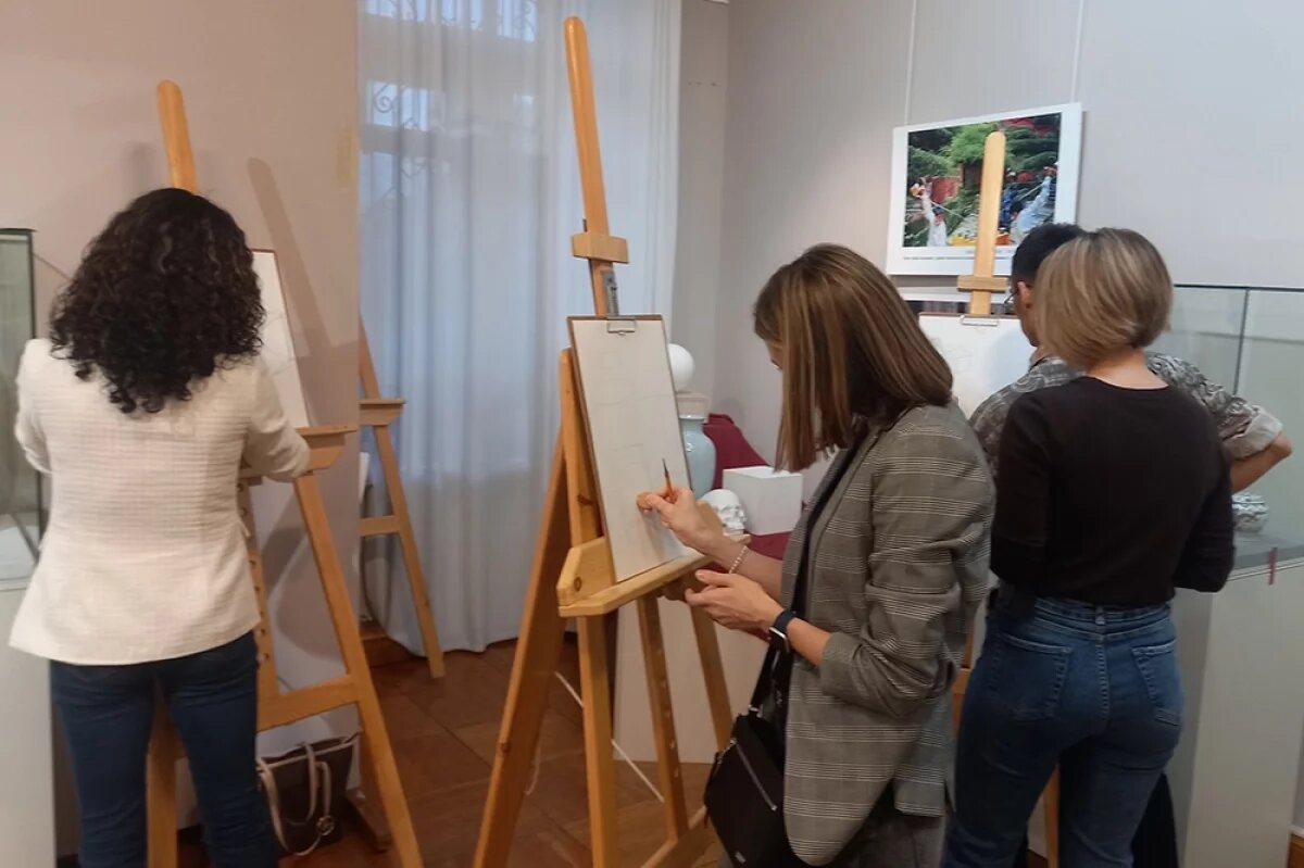    Шоу в сумерках.