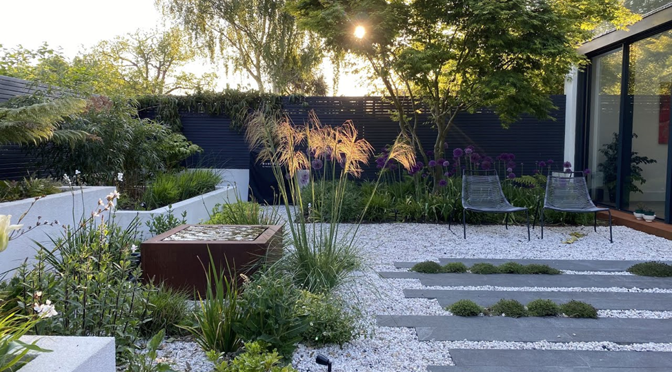 Декоративная отсыпка в саду: обзор материалов и правила использования