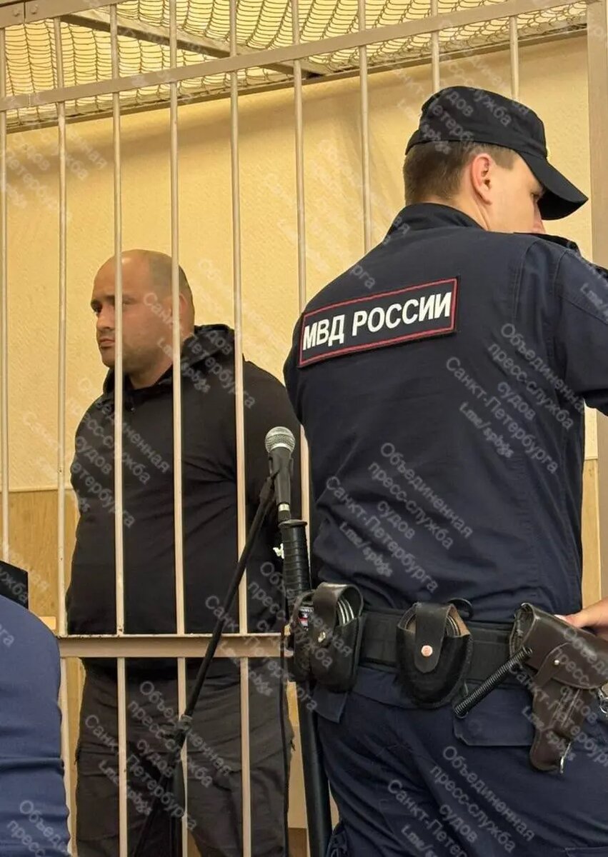    Полицейский в зале Красногвардейского районного суда. Фото: объединенная пресс-служба судов Петербурга