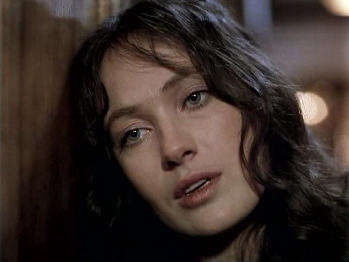 Кадр из фильма «Жестокий романс»