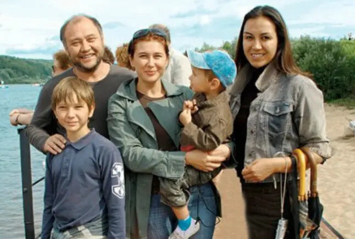 Степанов с семьей./Фото из открытых источников