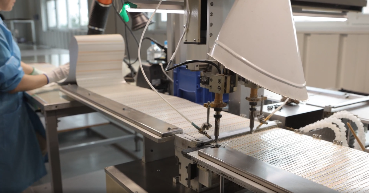 Закулисье цехов завода "Арлайт и К"