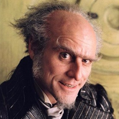 Неподражаемый Джим Керри в первой и самой удачной на мой взгляд экранизации романов. 